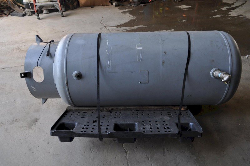 200 GALLON STEEL FAB AIR SURGE TANK