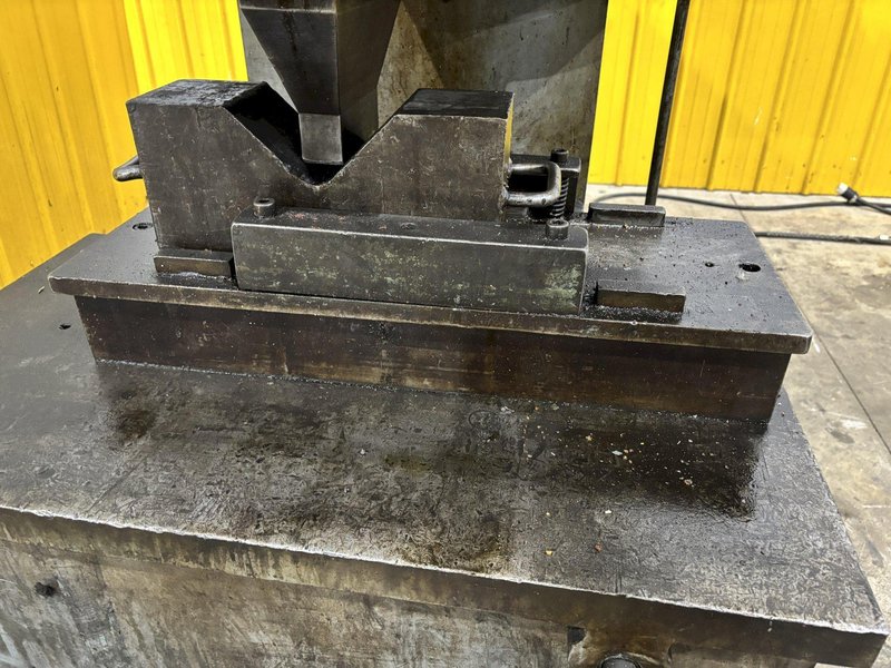 75 TON WILLIAMS &amp; WHITE HYDRAULIC GAP FRAME PRESS 16" STROKE: STOCK #23566