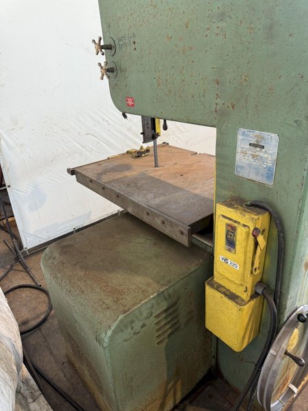 26" DOALL V-26 VERTICAL BANDSAW. STOCK #1000125
