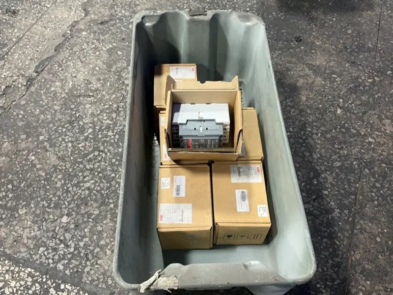 ABB 145 Amp Contactors - 1sfl477001r7011
