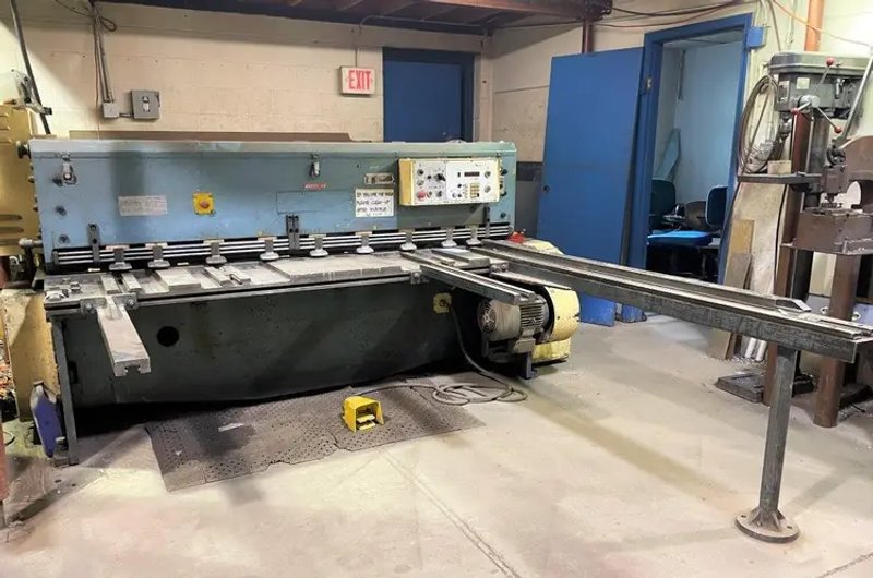1986 AMADA M-2060 | Shears, Power Squaring (In)