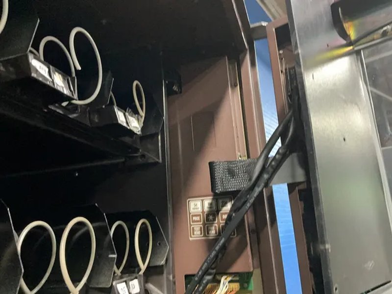 National Vendors Vending Machine  - Snacktron I