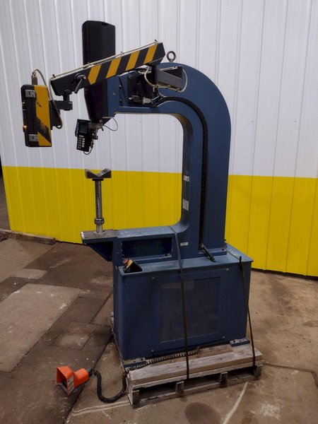 WILSON INSTRUMENTS SERIES B2000 HARDRESS TESTER W/ INSTRON DRO: STOCK #19144