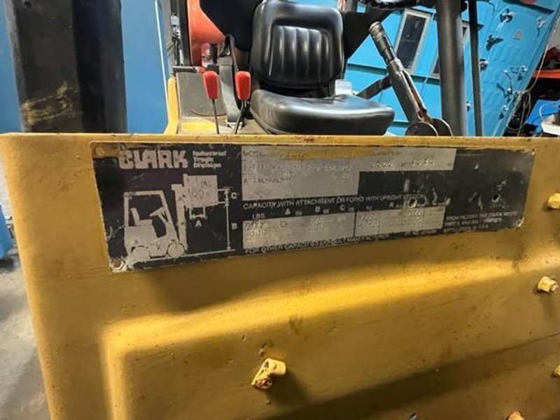 6,000 LBS CLARK FORK TRUCK MODEL GCS30MB #3360
