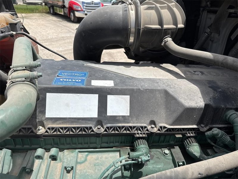 2022 Volvo VNL64T 760 4V4NC9EH9NN602667