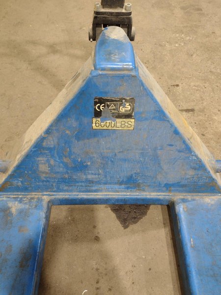 6,000 LB CS MANUAL PALLET JACK : STOCK #19053