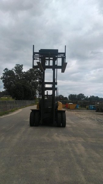 24,900 lb Caterpillar P26500 Diesel Forklift, 2007
