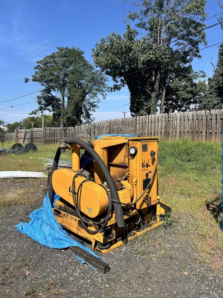 HYVAC model 250 vacuum s/n HV3439