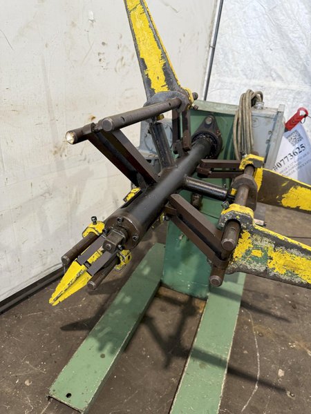 1,800 LB X 12" RAPID AIR XL-1812-M POWERED UNCOILER. STOCK # 0773625