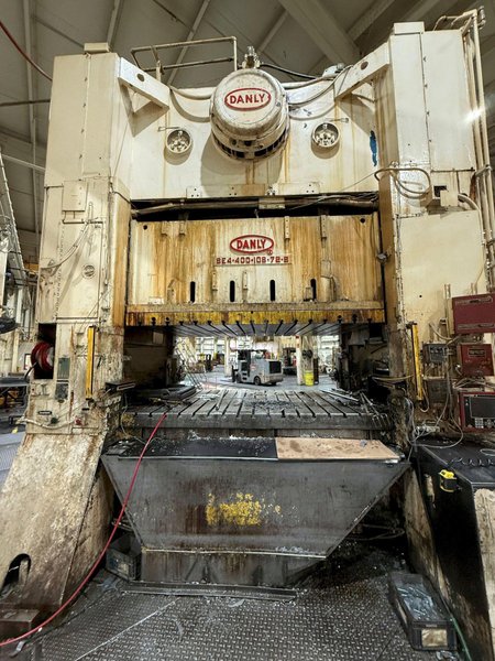 400-ton DANLY S4-400-108-72 Double Crank Straight Side Mechanical Press - Used