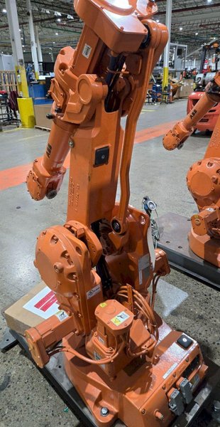 ABB IRB 2400 M2004 / IRC5 M2004 MASTER AND SLAVE DUAL ROBOT ARM SYSTEM USED