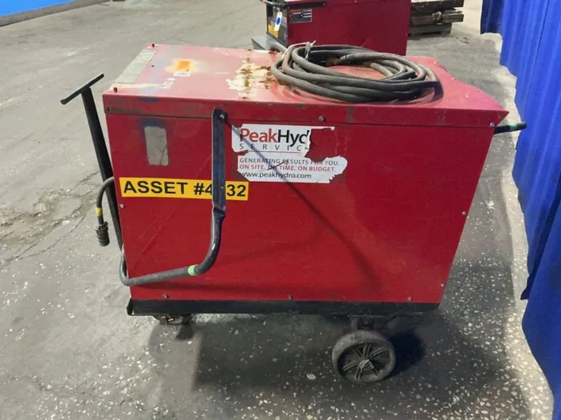 Lincoln Electric 600 Amps Welder - Idealarc Dc-600