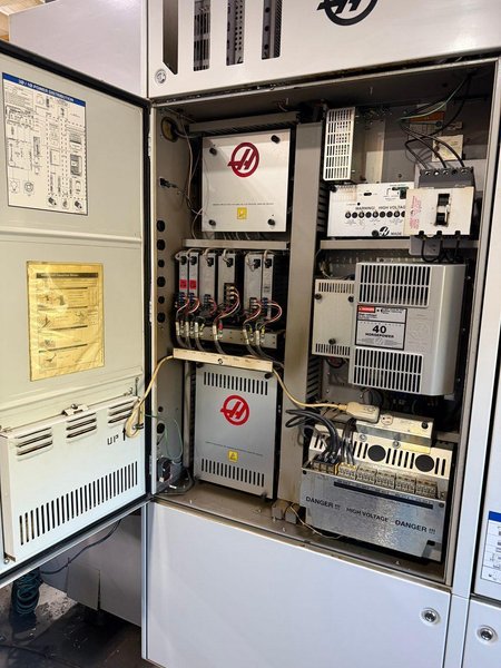 Haas UMC-750SS VMC, 2016 – Chip Conveyor, Cool Through Spindle, Rigid Tapping