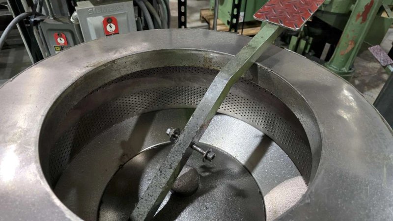 HSIN DER 25LB Capacity STM-20 Parts Centrifuge - 1 of 6