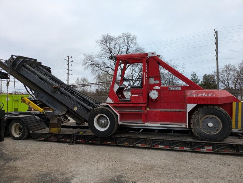 20,000lb Taylor Boat Lift – 20′ Forks