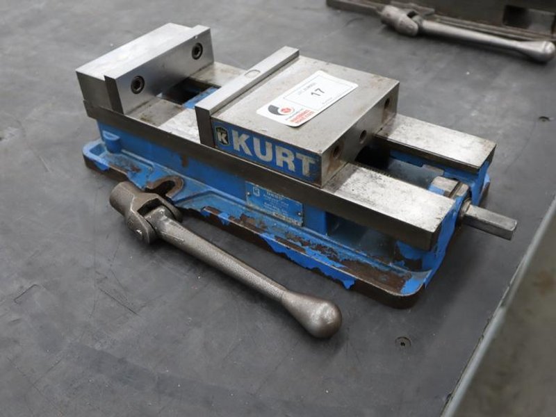 Kurt D-688 6" Machine Vise, Steel Jaws, Handle- Auction Item