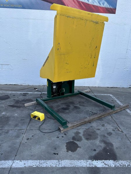 2000 LB SOUTHWORTH MODEL # ZTU2-85 CONTAINER TILTER: STOCK #78552