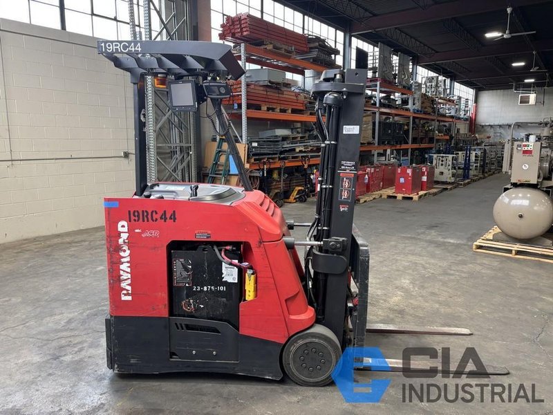 2019 - 3,500 LB. RAYMOND MODEL 425-C35TT STAND-UP ELECTRIC FORKLIFT