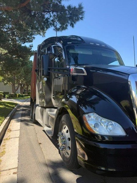 Kenworth T680 Sleeper Semi Truck, 2018