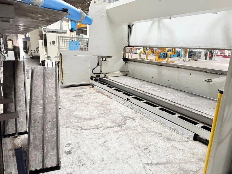 LVD PPEB - 220 ton x 6100 mm CNC