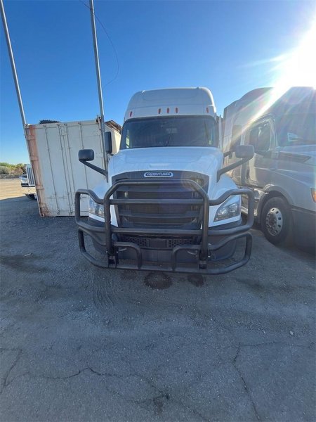 2021 Freightliner Cascadia 1FUJHHDR2MLML7306