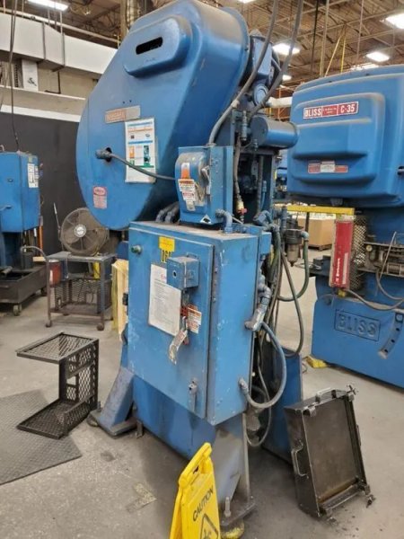 NIAGARA 22 TON OBI FLYWHEEL PRESS, STOCK# 14234J