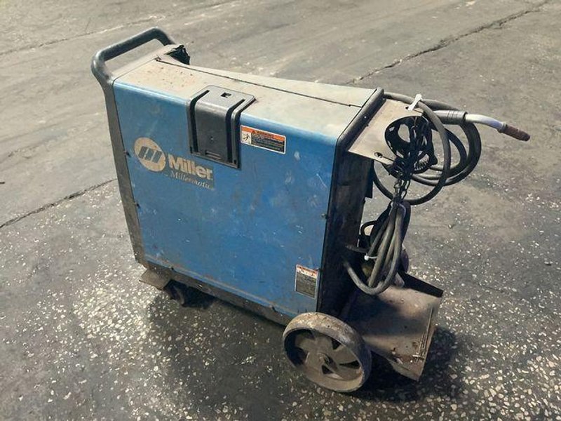 Miller 160 Amp Welder - Millermatic 210