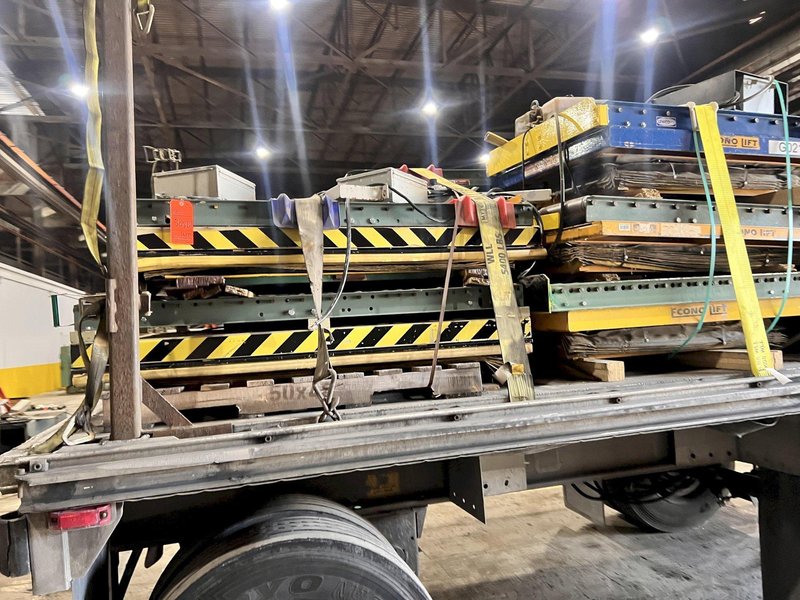 3800 LBS X 60" X 42" SOUTHWORTH MODEL #LS4-36 HYDRAULIC SCISSOR LIFT TABLE WITH ROLLER TOP, 110 VOLT: STOCK #20880