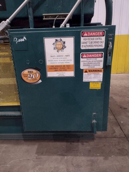 24" X 36" X 96" LONG AMERICAN MODEL #10447 HYDRAULIC HORIZONTAL BALER: YOBRO #24745