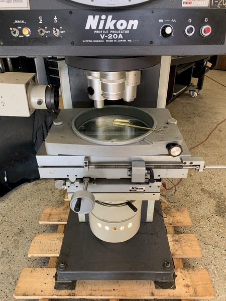 20" NIKON Model V-20A Optical Comparator, with 5X Lens and dro.
