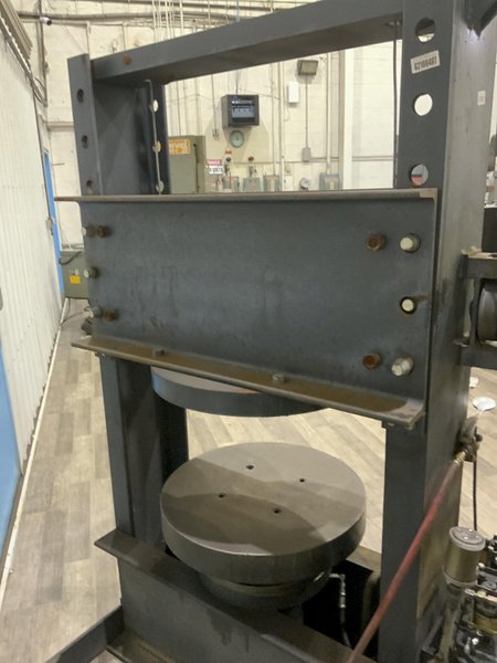 150 TON DAKE MODEL 933587 AIR-POWERED HYDRAULIC TIRE PRESS: STOCK #81587