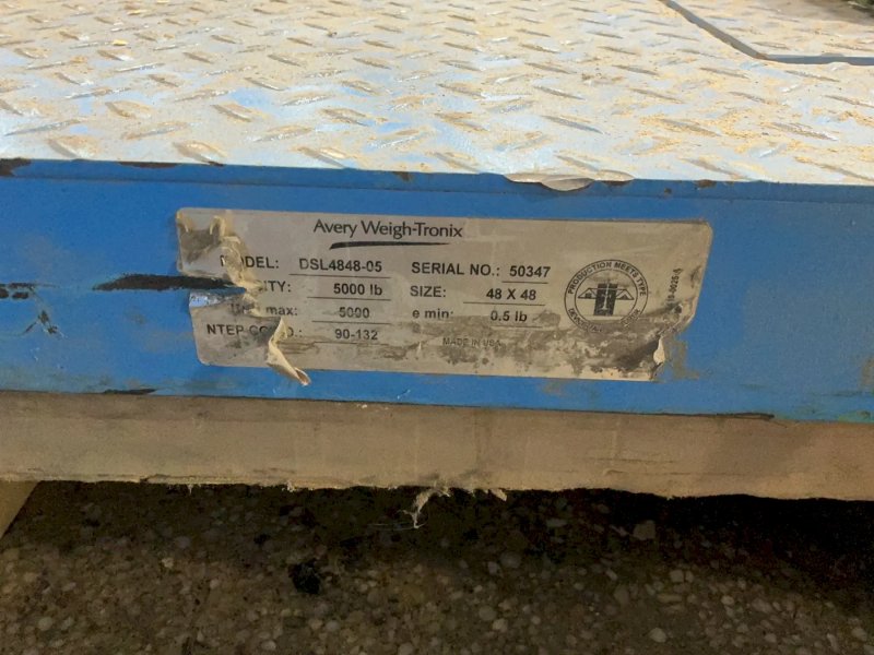 Avery Weigh-tronix 5000 Lbs Floor Scale - Dsl4848-05