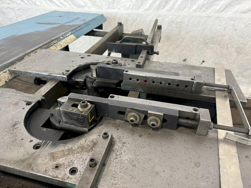 36" LUBOW DWB-2 DOUBLE END HORIZONTAL BENDER. STOCK # 0308822