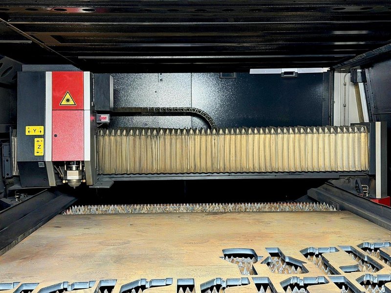 Amada Ensis 3015 AJ 12KW Fiber w/ Automation