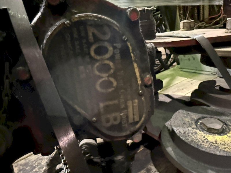Chicago pneumatic 2000# air hoist with rope controls and trolley