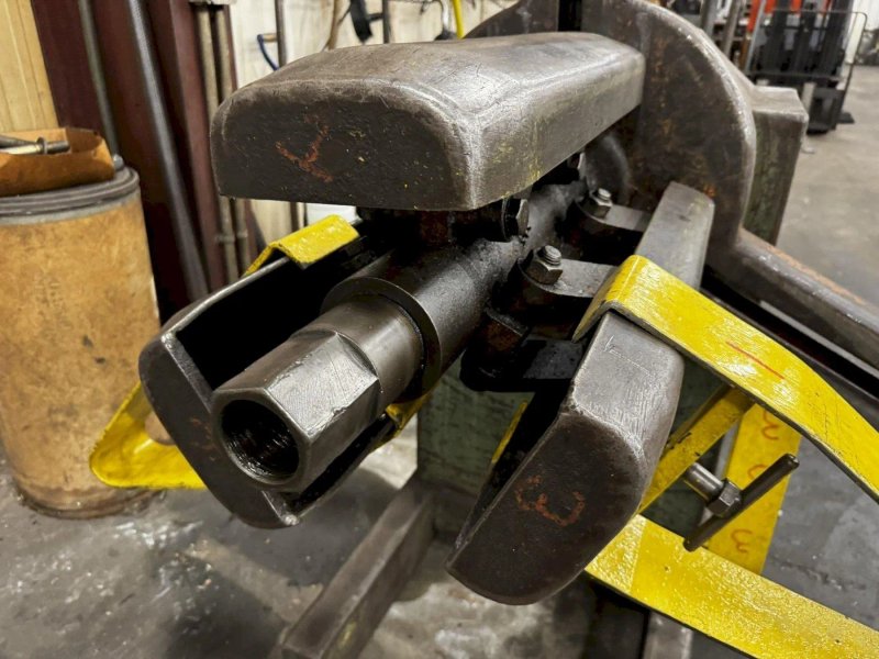 2,500 LB X 18" AMERICAN MODEL #60 PULL OFF COIL REEL UNCOILER : YOBRO #23928