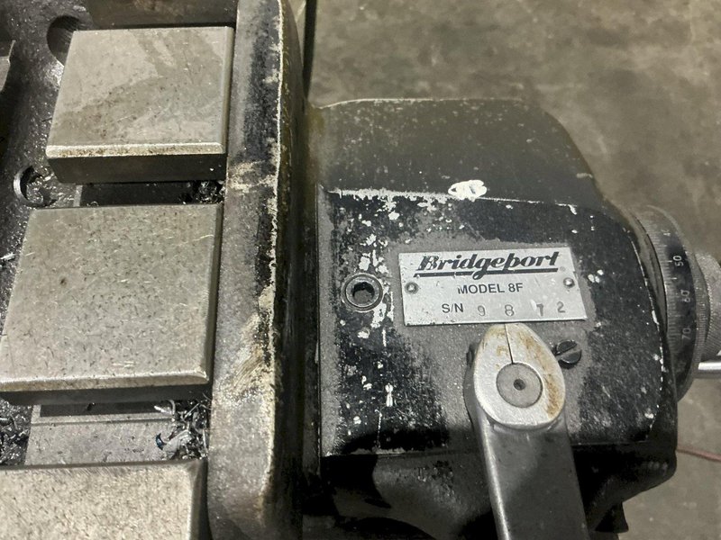 2 HP BRIDGEPORT SERIES I VERTICAL RAM TYPE KNEE MILL WITH DRO, POWER FEED: YOBRO #26188