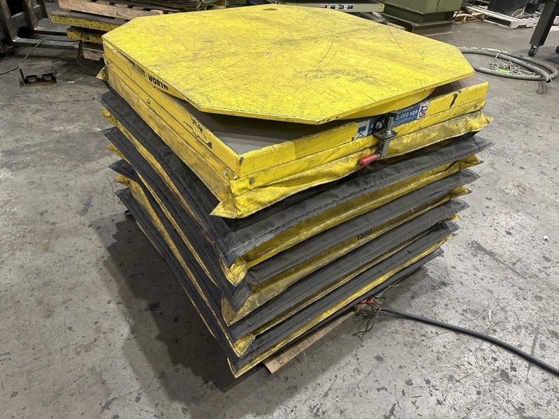 4500 LB SOUTHWORTH HYDRAULIC LIFT TABLE: STOCK #78042