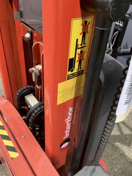 INTERTHOR ELFSR1001/890 ELECTRIC POWERED PALLET JACK