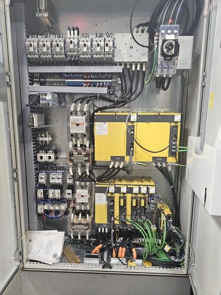 Toyoda FA1050S, Horizontal Machining Center, 2014 – Fanuc 31i-MB CNC Control, 1000 PSI TSC, CAT 50, Chip Blaster, Barnes Chip/Coolant Seperator, Low Hours