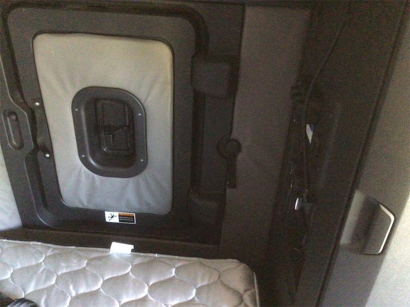 2019 Freightliner Cascadia 126 KS7787