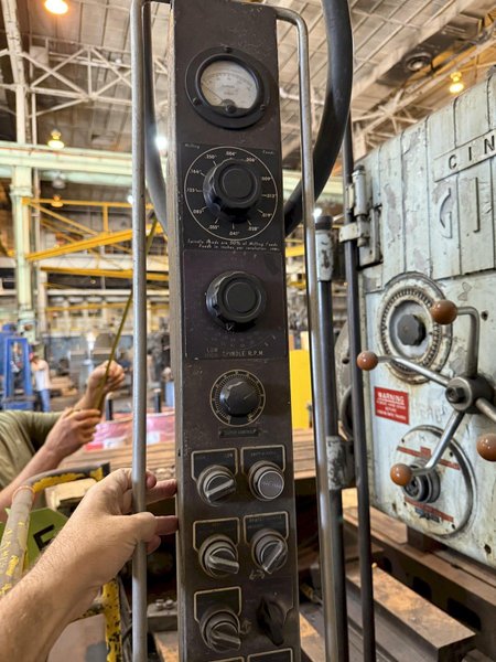 5" Cincinnati Gilbert Floor Type Horizontal Boring Mill with Rotary Table and Floor Plate