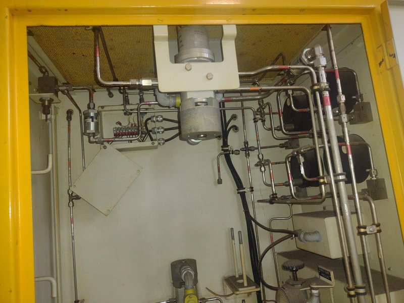 KAHN MODEL #310013 GAS REACTANT TEST CONSOLE BENCH &amp; CONTROL UNIT: STOCK #16723
