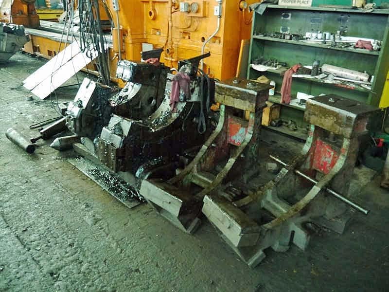 Landis, 60" x 252" Grinder, Roll