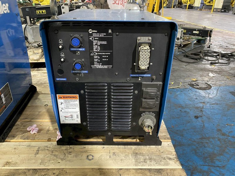 MILLER – AUTO-AXCESS 300 Welder USED