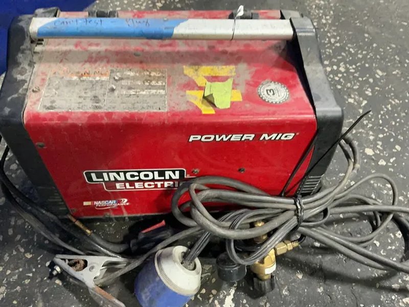 Lincoln Electric 90-140 A  Welder - Power Mig 140c