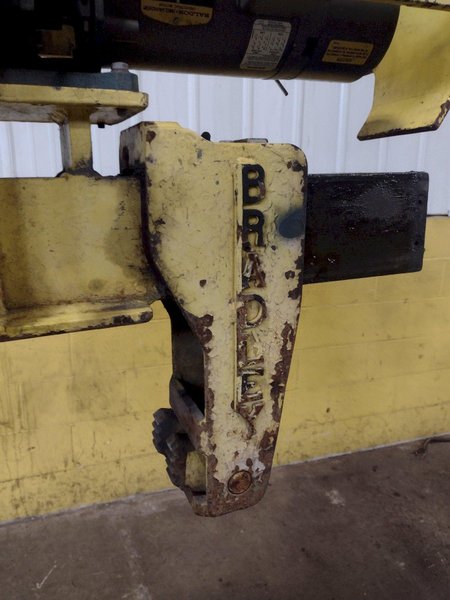 2000 LBS BRADLEY LIFTING POWERED TELESCOPING COIL GRAB LIFTER: STOCK #17883