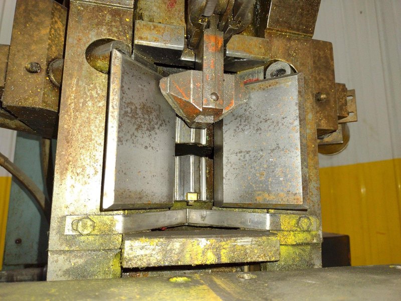 BTM CORPORATION TOG-L-LOC CORNER NOTCHER: YOBRO #25120
