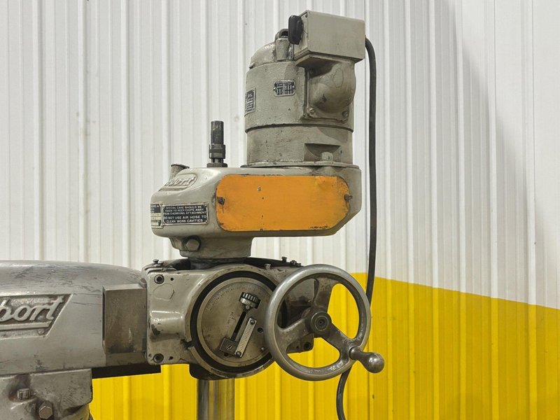 1.5 HP BRIDGEPORT VERTICAL RAM TYPE MILL &amp; CHERRYING HEAD: STOCK #23195