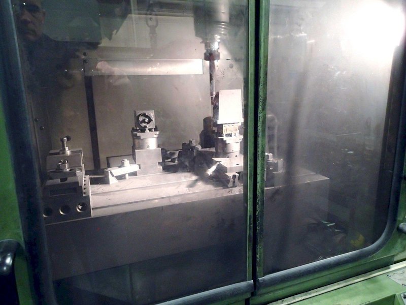 Makino SNC64-A15 Graphite Mill VMC, 1996 – Video Available